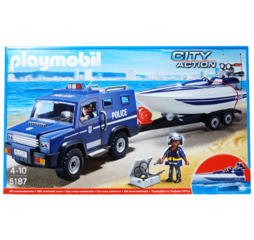 Polizeitruck mit Speedboot